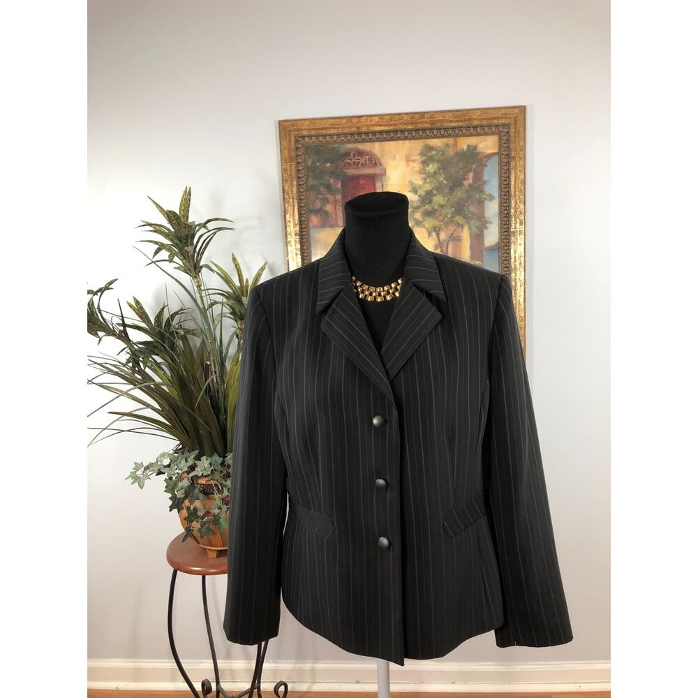 Kasper Petite Pinstriped Blazer Women's‎ 14P Black Minimalist Dark Academia